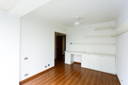 Apartamento à venda com 232m², 4 quartos e 4 vagasSuíte 1