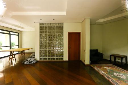 Apartamento à venda com 232m², 4 quartos e 4 vagasÁrea comum - Salão de festas