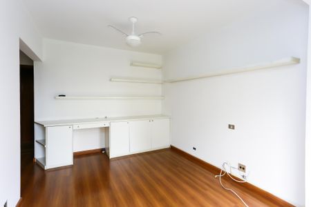 Apartamento à venda com 232m², 4 quartos e 4 vagasSuíte 1