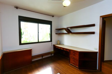 Apartamento à venda com 232m², 4 quartos e 4 vagasQuarto 2