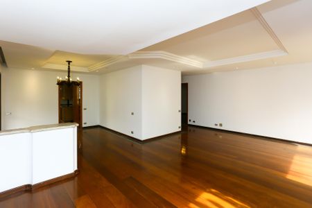 Apartamento à venda com 232m², 4 quartos e 4 vagasSala