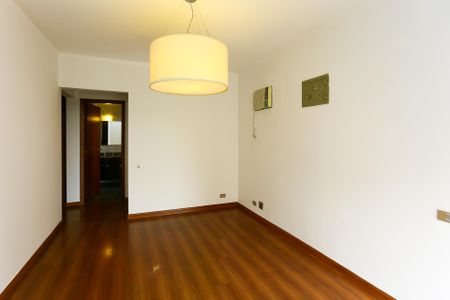 Apartamento à venda com 232m², 4 quartos e 4 vagasSuíte 2