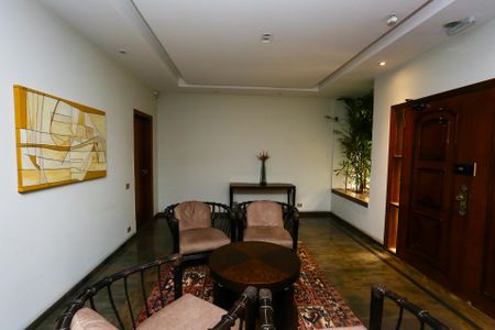 Apartamento à venda com 232m², 4 quartos e 4 vagasHall de entrada