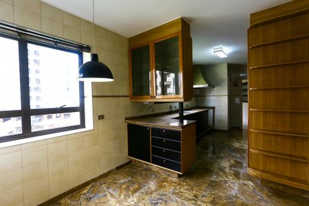 Apartamento à venda com 232m², 4 quartos e 4 vagasCopa
