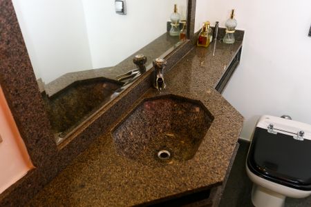 Apartamento à venda com 232m², 4 quartos e 4 vagasLavabo da Sala 2