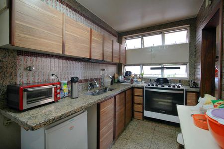 Apartamento à venda com 180m², 3 quartos e 3 vagasCozinha