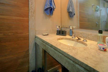 Apartamento à venda com 180m², 3 quartos e 3 vagasBanheiro da Suíte