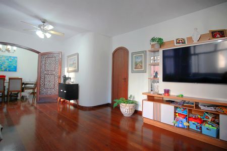 Apartamento à venda com 180m², 3 quartos e 3 vagasSala