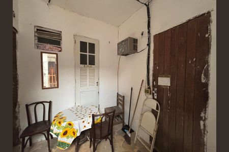 Casa à venda com 300m², 5 quartos e 1 vaga Casa à venda com 300m², 5 quartos e 1 vagaQuintal