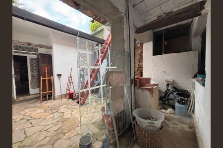 Casa à venda com 300m², 5 quartos e 1 vaga Casa à venda com 300m², 5 quartos e 1 vagaQuintal