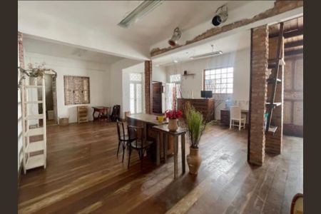 Casa à venda com 300m², 5 quartos e 1 vaga Casa à venda com 300m², 5 quartos e 1 vagaSala 1