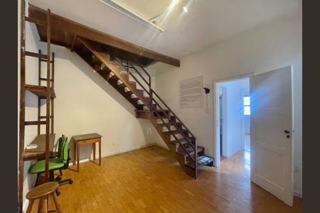 Casa à venda com 300m², 5 quartos e 1 vaga Casa à venda com 300m², 5 quartos e 1 vagaQuarto 1