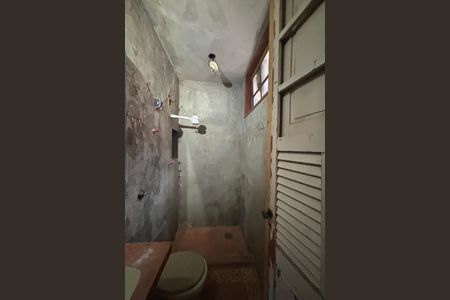 Casa à venda com 300m², 5 quartos e 1 vaga Casa à venda com 300m², 5 quartos e 1 vagaBanheiro social 3