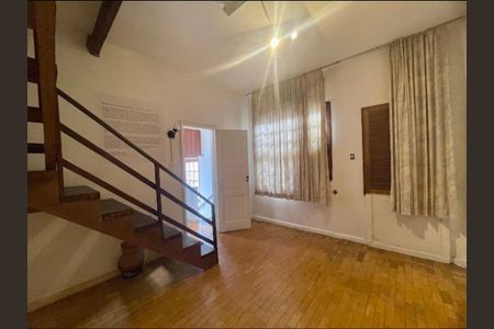 Casa à venda com 300m², 5 quartos e 1 vaga Casa à venda com 300m², 5 quartos e 1 vagaQuarto 2