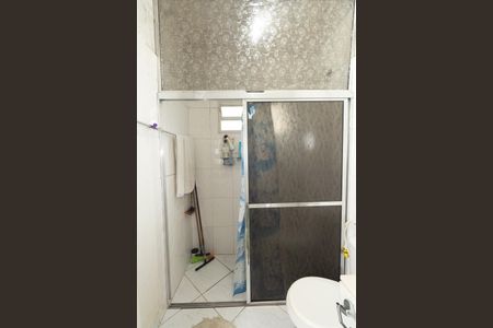 Casa à venda com 184m², 3 quartos e 8 vagasBanheiro 2