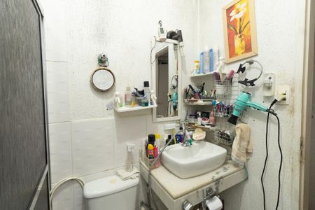 Casa à venda com 184m², 3 quartos e 8 vagasBanheiro 2