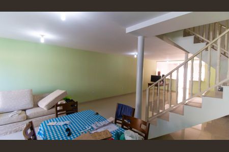 Apartamento à venda com 120m², 3 quartos e 6 vagas Apartamento à venda com 120m², 3 quartos e 6 vagasSala