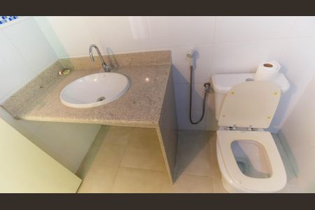 Apartamento à venda com 120m², 3 quartos e 6 vagas Apartamento à venda com 120m², 3 quartos e 6 vagasBanheiro de Serviço