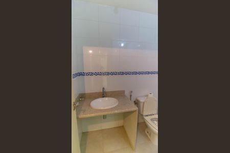 Apartamento à venda com 120m², 3 quartos e 6 vagas Apartamento à venda com 120m², 3 quartos e 6 vagasBanheiro de Serviço