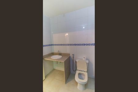 Apartamento à venda com 120m², 3 quartos e 6 vagas Apartamento à venda com 120m², 3 quartos e 6 vagasBanheiro de Serviço