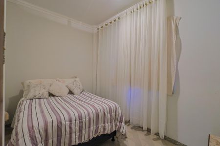 Casa à venda com 247m², 3 quartos e 3 vagas Casa à venda com 247m², 3 quartos e 3 vagasQuarto 2