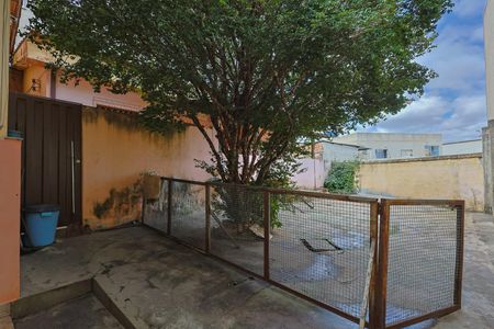 Casa à venda com 247m², 3 quartos e 3 vagas Casa à venda com 247m², 3 quartos e 3 vagasQuintal