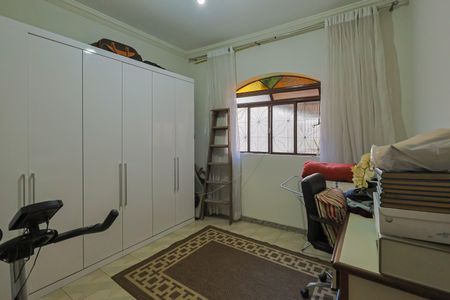 Casa à venda com 247m², 3 quartos e 3 vagas Casa à venda com 247m², 3 quartos e 3 vagasQuarto 1