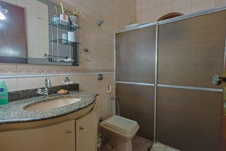 Casa à venda com 247m², 3 quartos e 3 vagas Casa à venda com 247m², 3 quartos e 3 vagasBanheiro