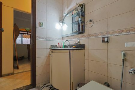 Casa à venda com 247m², 3 quartos e 3 vagas Casa à venda com 247m², 3 quartos e 3 vagasBanheiro