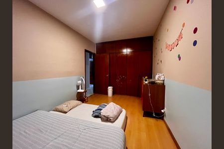 Apartamento à venda com 140m², 3 quartos e 1 vagaQuarto 2