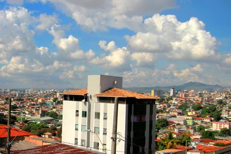 Casa à venda com 448m², 6 quartos e 2 vagasCasa 1 - Vista do Quarto 1