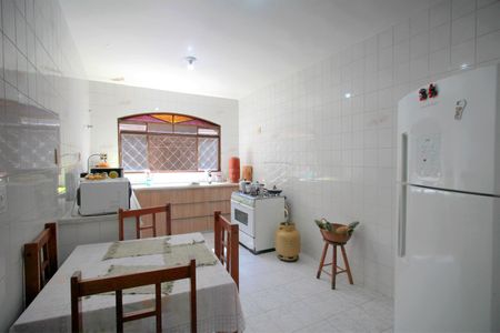 Casa à venda com 448m², 6 quartos e 2 vagasCasa 1 - Cozinha