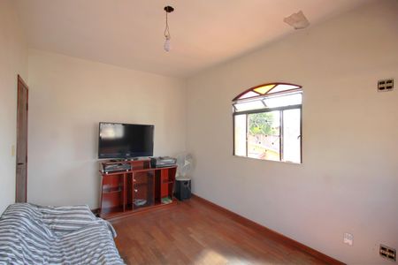 Casa à venda com 448m², 6 quartos e 2 vagasCasa 1 - Quarto 1