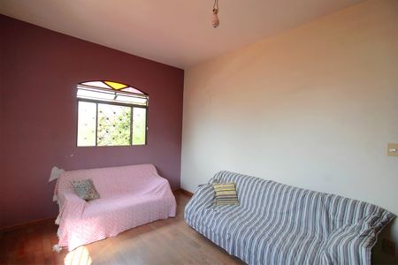 Casa à venda com 448m², 6 quartos e 2 vagasCasa 1 - Quarto 1