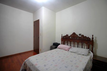 Casa à venda com 448m², 6 quartos e 2 vagasCasa 1 - Quarto 3