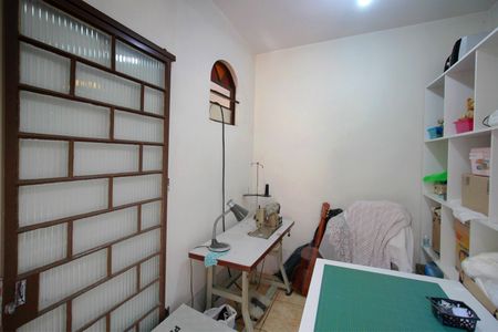 Casa à venda com 448m², 6 quartos e 2 vagasCasa 1 - Quarto de Serviço