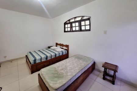 Casa à venda com 650m², 4 quartos e 10 vagas Casa à venda com 650m², 4 quartos e 10 vagasQuarto 1