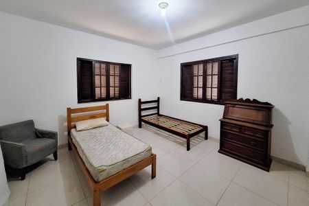 Casa à venda com 650m², 4 quartos e 10 vagas Casa à venda com 650m², 4 quartos e 10 vagasQuarto 2