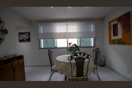 Casa de condomínio à venda com 710m², 5 quartos e 3 vagasCopa