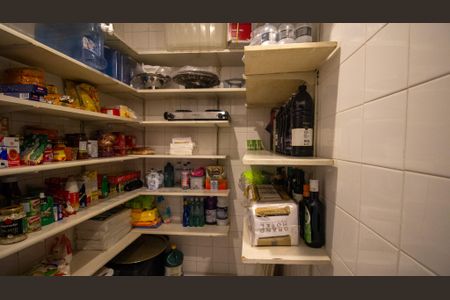 Casa de condomínio à venda com 710m², 5 quartos e 3 vagasDespensa