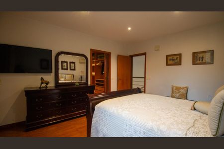 Casa de condomínio à venda com 710m², 5 quartos e 3 vagasSuíte 2