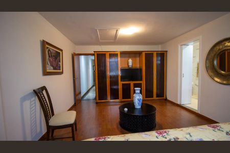 Casa de condomínio à venda com 710m², 5 quartos e 3 vagasSuíte 5