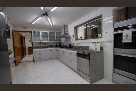 Casa de condomínio à venda com 710m², 5 quartos e 3 vagasCozinha