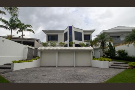 Casa de condomínio à venda com 710m², 5 quartos e 3 vagasFachada da Casa