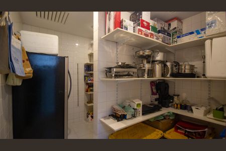 Casa de condomínio à venda com 710m², 5 quartos e 3 vagasDespensa