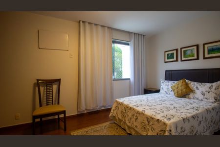 Casa de condomínio à venda com 710m², 5 quartos e 3 vagasSuíte 4