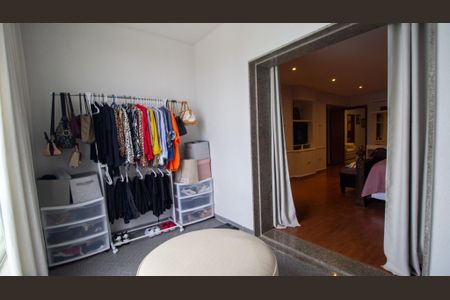 Casa de condomínio à venda com 710m², 5 quartos e 3 vagasSuíte 1