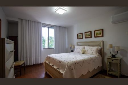 Casa de condomínio à venda com 710m², 5 quartos e 3 vagasSuíte 3