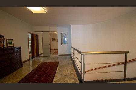 Casa de condomínio à venda com 710m², 5 quartos e 3 vagasHall dos Quartos