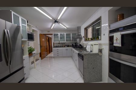 Casa de condomínio à venda com 710m², 5 quartos e 3 vagasCozinha